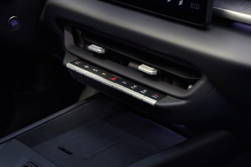 Volkswagen ID.3 Neo debuts – EV hatch gets updated styling, more physical controls; up to 630 km WLTP