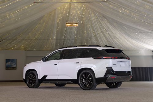 Subaru Getaway debuts in the US – three-row EV SUV; 420 hp, up to 483 km range; Toyota Highlander sister