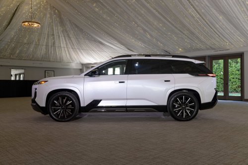 Subaru Getaway debuts in the US – three-row EV SUV; 420 hp, up to 483 km range; Toyota Highlander sister