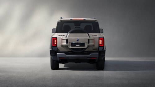 Denza B8 launched in Malaysia – 2.0T PHEV 4×4, 612 PS/760 Nm, DiSus-P, 6/7 seats, RM459k to RM519k