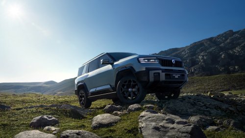 Denza B8 launched in Malaysia – 2.0T PHEV 4×4, 612 PS/760 Nm, DiSus-P, 6/7 seats, RM459k to RM519k