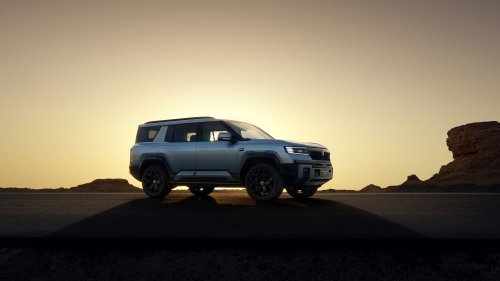Denza B8 launched in Malaysia – 2.0T PHEV 4×4, 612 PS/760 Nm, DiSus-P, 6/7 seats, RM459k to RM519k