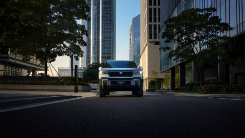 Denza B8 launched in Malaysia – 2.0T PHEV 4×4, 612 PS/760 Nm, DiSus-P, 6/7 seats, RM459k to RM519k