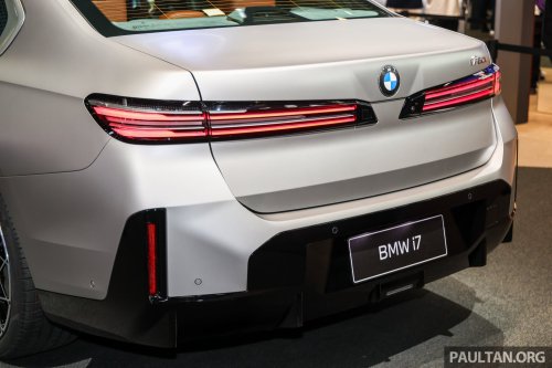 2026 BMW i7 facelift in Beijing – updated G70 electric flagship with increased range, revised styling