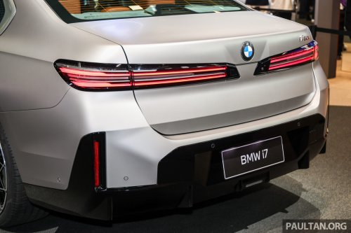 2026 BMW i7 facelift in Beijing – updated G70 electric flagship with increased range, revised styling