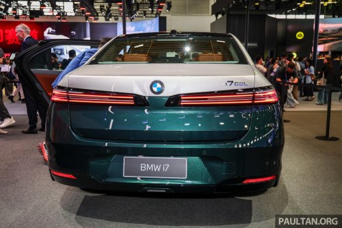 2026 BMW i7 facelift in Beijing – updated G70 electric flagship with increased range, revised styling
