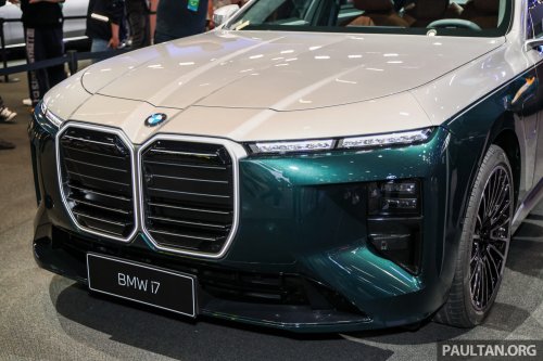 2026 BMW i7 facelift in Beijing – updated G70 electric flagship with increased range, revised styling