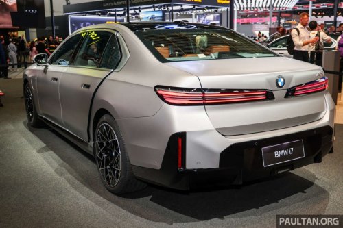 2026 BMW i7 facelift in Beijing – updated G70 electric flagship with increased range, revised styling