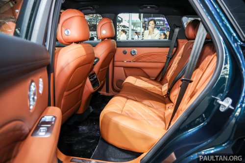 Jaecoo J8 facelift in Beijing – 30-inch 6K touchscreen, 23 speakers, smaller screen for global markets?
