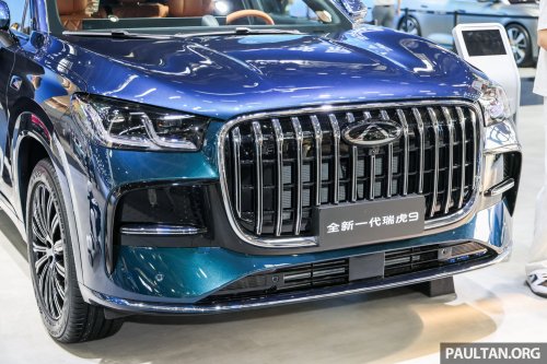 Jaecoo J8 facelift in Beijing – 30-inch 6K touchscreen, 23 speakers, smaller screen for global markets?