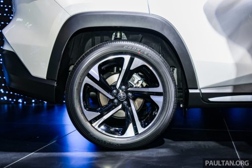 Toyota Yaris Cross vs Perodua Traz – what are the differences beyond the RM19k price premium?