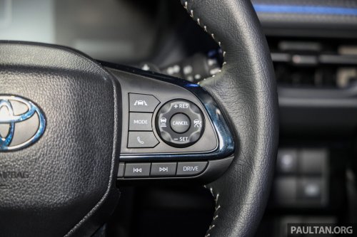 Toyota Yaris Cross vs Perodua Traz – what are the differences beyond the RM19k price premium?