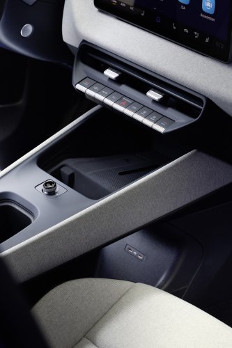 Volkswagen ID. Polo debuts – FWD hatchback with up to 211 PS, 105 kW DC charging, 454 km range WLTP