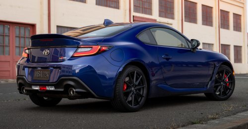 2027 Toyota GR86 revealed for the US – improved shift feel, updated throttle calibration, new Thunder paint