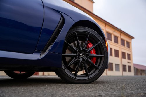 2027 Toyota GR86 revealed for the US – improved shift feel, updated throttle calibration, new Thunder paint