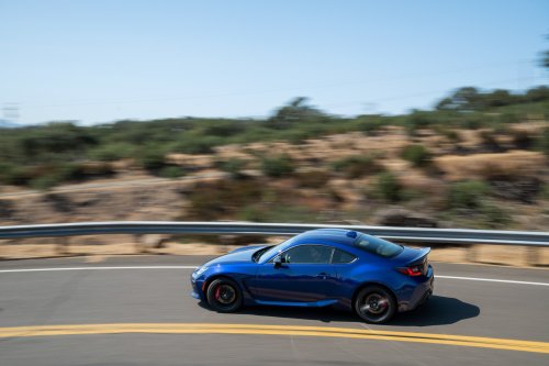 2027 Toyota GR86 revealed for the US – improved shift feel, updated throttle calibration, new Thunder paint