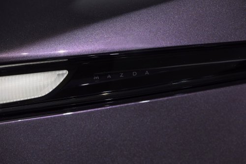 Mazda CX-6e – global EZ-60 is EV-only with 190 PS, 484 km WLTP range, 195 kW DC fast charging