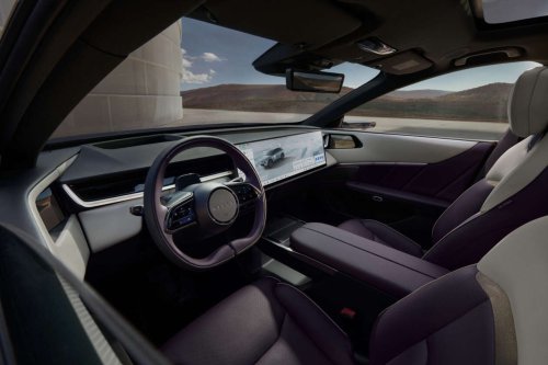 Mazda CX-6e – global EZ-60 is EV-only with 190 PS, 484 km WLTP range, 195 kW DC fast charging