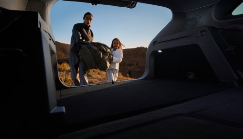 Mazda CX-6e – global EZ-60 is EV-only with 190 PS, 484 km WLTP range, 195 kW DC fast charging