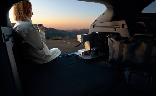 Mazda CX-6e – global EZ-60 is EV-only with 190 PS, 484 km WLTP range, 195 kW DC fast charging