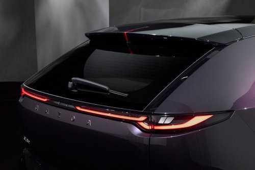 Mazda CX-6e – global EZ-60 is EV-only with 190 PS, 484 km WLTP range, 195 kW DC fast charging