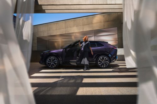 Mazda CX-6e – global EZ-60 is EV-only with 190 PS, 484 km WLTP range, 195 kW DC fast charging