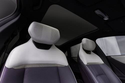 Mazda CX-6e – global EZ-60 is EV-only with 190 PS, 484 km WLTP range, 195 kW DC fast charging