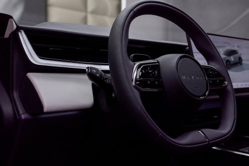 Mazda CX-6e – global EZ-60 is EV-only with 190 PS, 484 km WLTP range, 195 kW DC fast charging