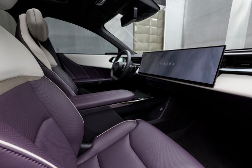 Mazda CX-6e – global EZ-60 is EV-only with 190 PS, 484 km WLTP range, 195 kW DC fast charging