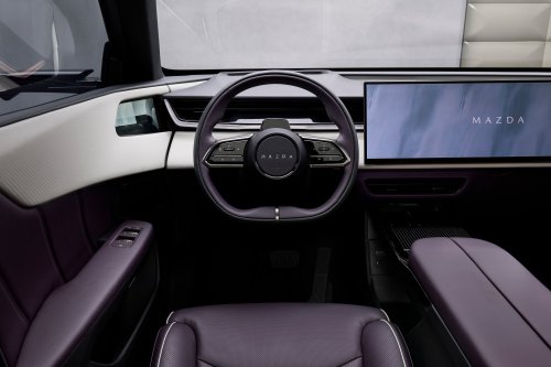 Mazda CX-6e – global EZ-60 is EV-only with 190 PS, 484 km WLTP range, 195 kW DC fast charging