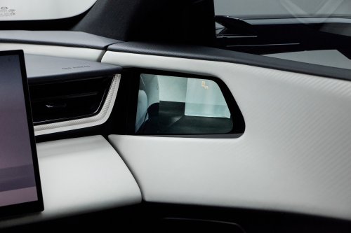 Mazda CX-6e – global EZ-60 is EV-only with 190 PS, 484 km WLTP range, 195 kW DC fast charging