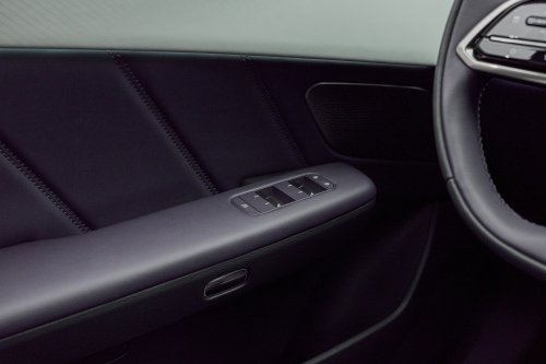 Mazda CX-6e – global EZ-60 is EV-only with 190 PS, 484 km WLTP range, 195 kW DC fast charging