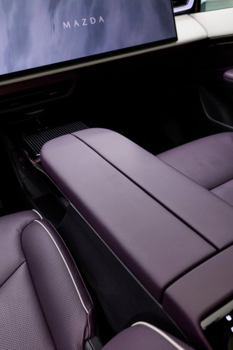 Mazda CX-6e – global EZ-60 is EV-only with 190 PS, 484 km WLTP range, 195 kW DC fast charging