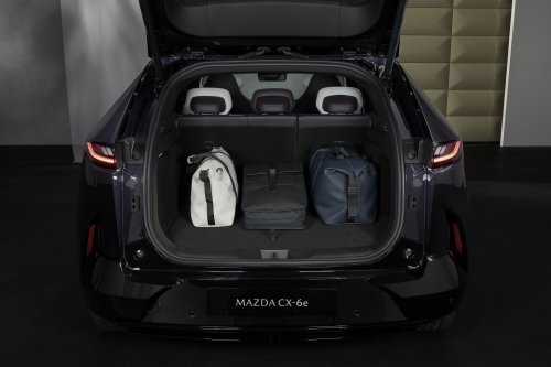 Mazda, Mazda EZ-60, Mazda CX-6e – global EZ-60 is EV-only with 190 PS, 484 km WLTP range, 195 kW DC fast charging