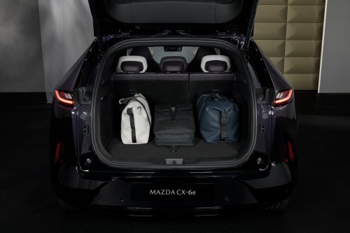 Mazda CX-6e – global EZ-60 is EV-only with 190 PS, 484 km WLTP range, 195 kW DC fast charging