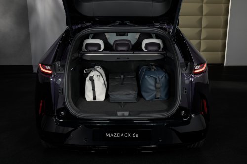 Mazda CX-6e – global EZ-60 is EV-only with 190 PS, 484 km WLTP range, 195 kW DC fast charging