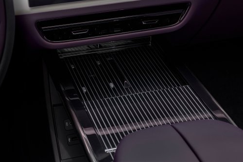 Mazda CX-6e – global EZ-60 is EV-only with 190 PS, 484 km WLTP range, 195 kW DC fast charging