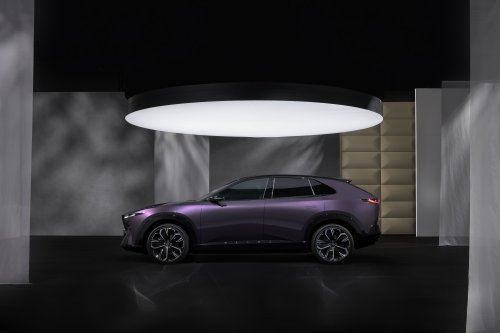 Mazda CX-6e – global EZ-60 is EV-only with 190 PS, 484 km WLTP range, 195 kW DC fast charging