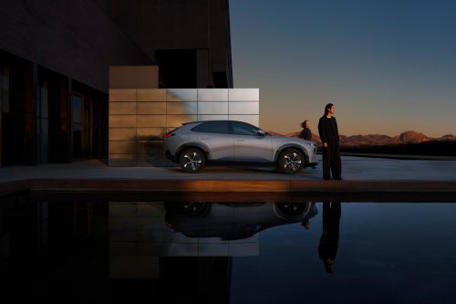 Mazda CX-6e – global EZ-60 is EV-only with 190 PS, 484 km WLTP range, 195 kW DC fast charging