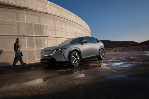 Mazda CX-6e – global EZ-60 is EV-only with 190 PS, 484 km WLTP range, 195 kW DC fast charging