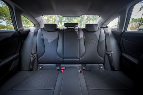 BMW 218 Gran Coupe with Iconic Glow, 150 units only