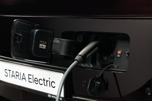 2026 Hyundai Staria Electric debuts – 84 kWh battery, 400 km WLTP estimated; seven- and 9-seater versions