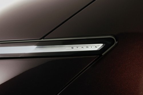 2026 Hyundai Staria Electric debuts – 84 kWh battery, 400 km WLTP estimated; seven- and 9-seater versions