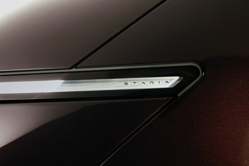 2026 Hyundai Staria Electric debuts – 84 kWh battery, 400 km WLTP estimated; seven- and 9-seater versions