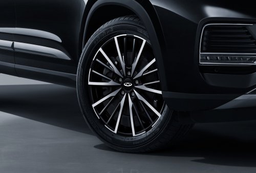 Chery Tiggo 8 launched in Malaysia – non-Pro base variant comes with Tiggo 7’s 1.6T, different rear/interior