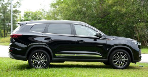 Chery Tiggo 8 launched in Malaysia – non-Pro base variant comes with Tiggo 7’s 1.6T, different rear/interior