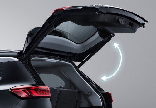 Chery Tiggo 8 launched in Malaysia – non-Pro base variant comes with Tiggo 7’s 1.6T, different rear/interior