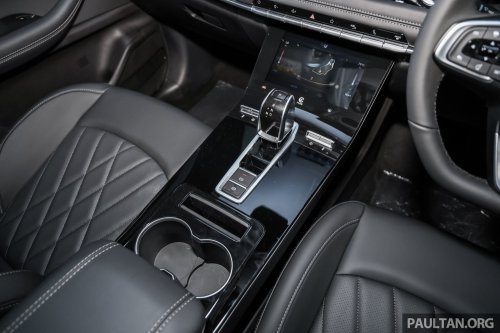 Chery Tiggo 8 1.6T full showroom gallery in Malaysia – non-Pro model is cheapest 7-seat Chery at RM129,800