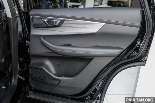 Chery Tiggo 8 1.6T full showroom gallery in Malaysia – non-Pro model is cheapest 7-seat Chery at RM129,800