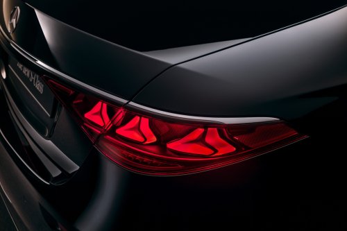 2026 Mercedes-Benz S-Class facelift – W223 gains MBUX Superscreen, flat-plane V8, trick suspension